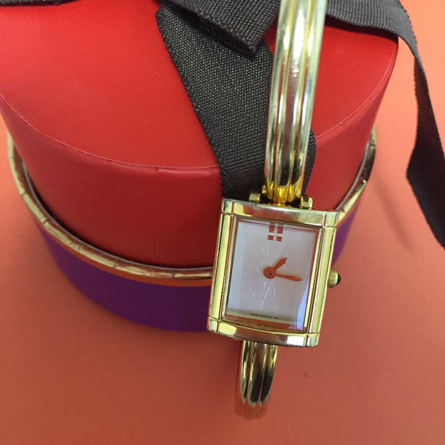 Saint Laurent(サンローラン)のお値下げ♡難ありイヴサンローラン♡時計 レディースのファッション小物(腕時計)の商品写真
