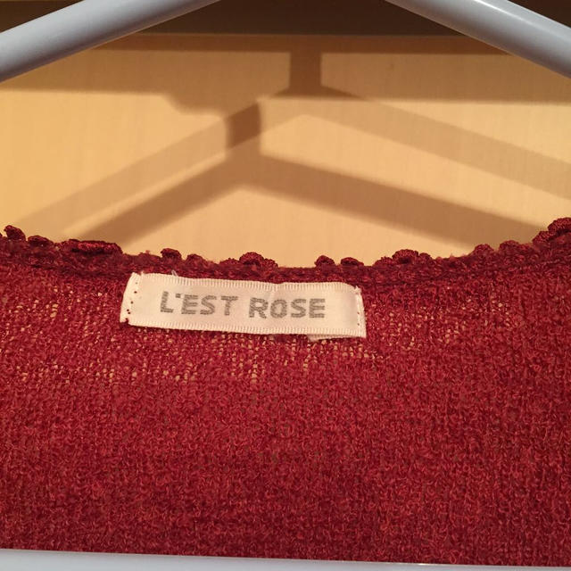 L'EST ROSE(レストローズ)のL'EST ROSE 赤カーディガン レディースのトップス(カーディガン)の商品写真