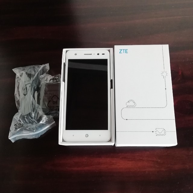 ZTE BLADE V7 LITE シルバー SIMフリー