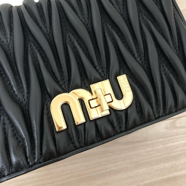 miumiu(ミュウミュウ)のmiumiu ショルダーバック レディースのバッグ(ショルダーバッグ)の商品写真