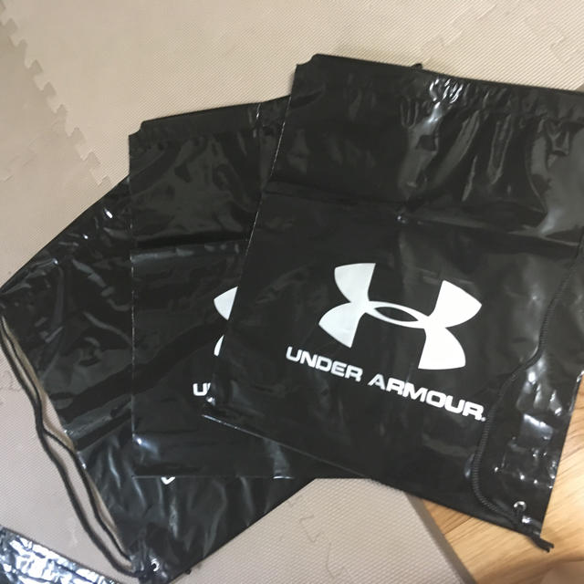 UNDER ARMOUR(アンダーアーマー)のショップ袋 UNDER ARMOUR 3枚1セット レディースのバッグ(ショップ袋)の商品写真