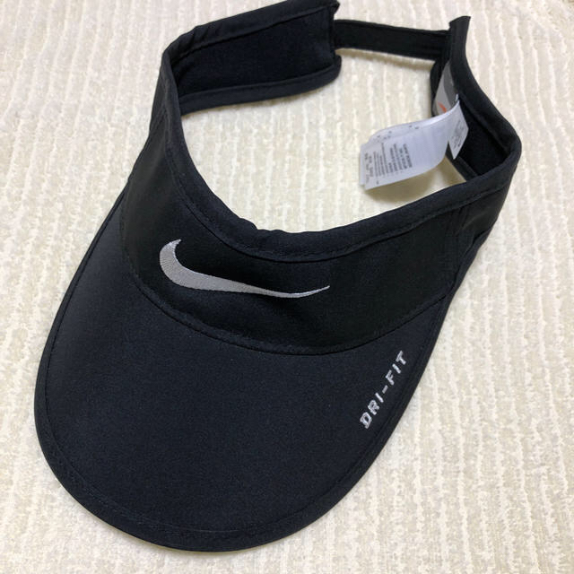 NIKE(ナイキ)のナイキサンバイザー メンズの帽子(サンバイザー)の商品写真