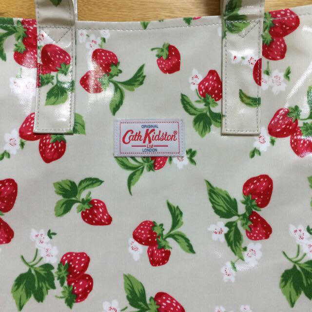 Cath Kidston(キャスキッドソン)のキャスキットソン バッグ いちご レディースのバッグ(その他)の商品写真