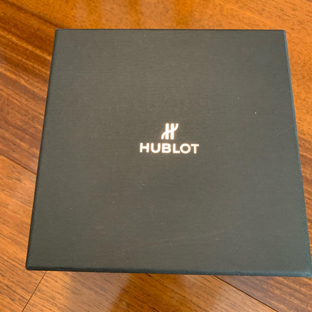 HUBLOT ビッグバン エボリューション ブラックマジック クロノグラフの箱