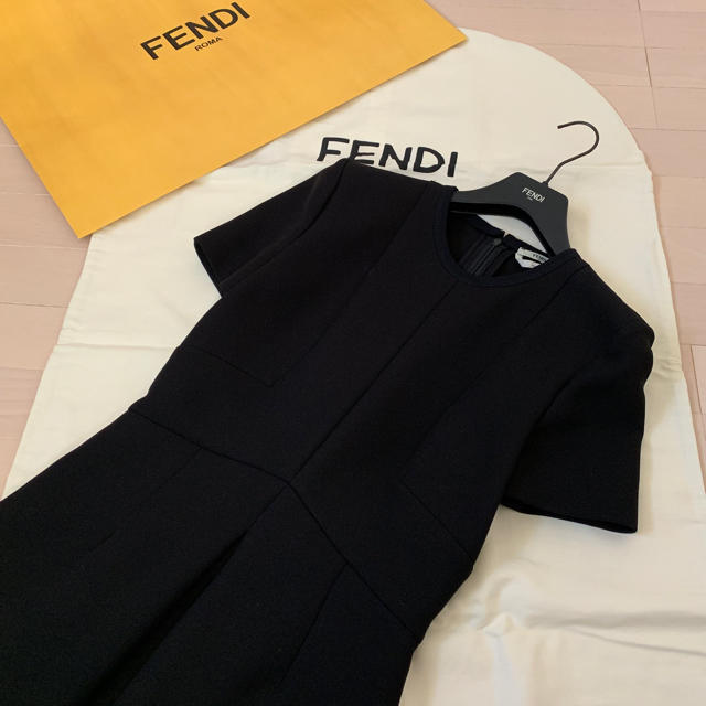 FENDI(フェンディ)のフェンディ♡半袖ワンピース38 レディースのワンピース(ミニワンピース)の商品写真