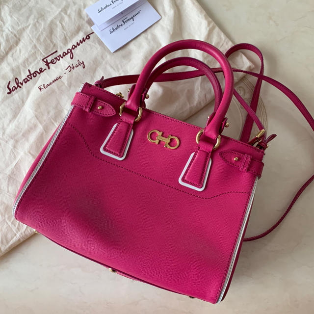 Ferragamo(フェラガモ)の♡ゆりぱ様♡専用 レディースのバッグ(ハンドバッグ)の商品写真