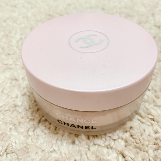 CHANEL(シャネル)のCHANEL チャンス オー タンドゥル シマリング フレグランスパウダー コスメ/美容のベースメイク/化粧品(その他)の商品写真