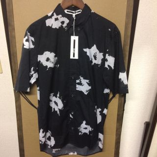 マックキュー(McQ)の【新品】McQ ALEXANDER McQueen 半袖シャツ 46 Sサイズ(シャツ)