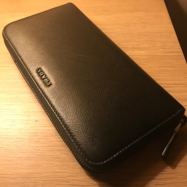 美品】PRADA プラダ サフィアーノ レザーラウンドファスナー 長財布