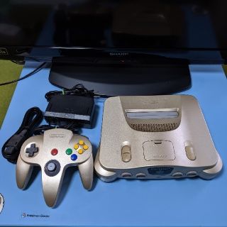 ニンテンドウ64(NINTENDO 64)の【送料無料・動作良好】ニンテンドウ64 ゴールド(家庭用ゲーム機本体)