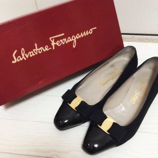 サルヴァトーレフェラガモ(Salvatore Ferragamo)のフェラガモ リボン パンプス ヴァラ(ハイヒール/パンプス)