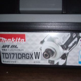 マキタ(Makita)のMakita マキタ TD171DRGXWインパクトドライバー18v 新品未使用(工具)