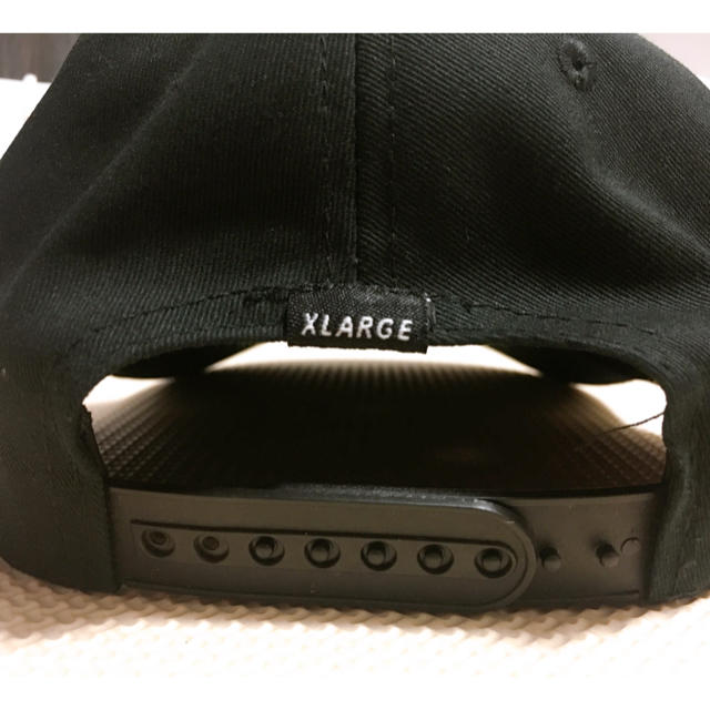 XLARGE(エクストララージ)のXLARGE*ARCH LOGO TRUCKER CAP メンズの帽子(キャップ)の商品写真