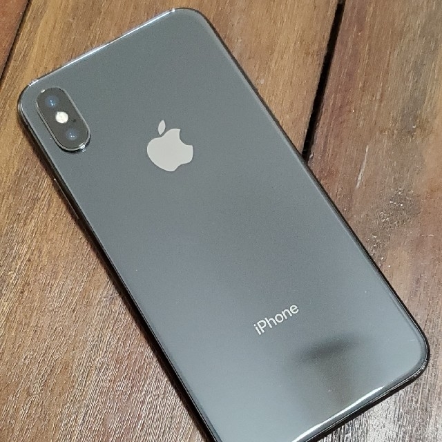 iPhone X 64 GB au SIMロック解除済み