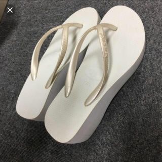 ハワイアナス(havaianas)の新品 ハワイアナス 厚底 ビーチサンダル ホワイト 37 24センチ(ビーチサンダル)