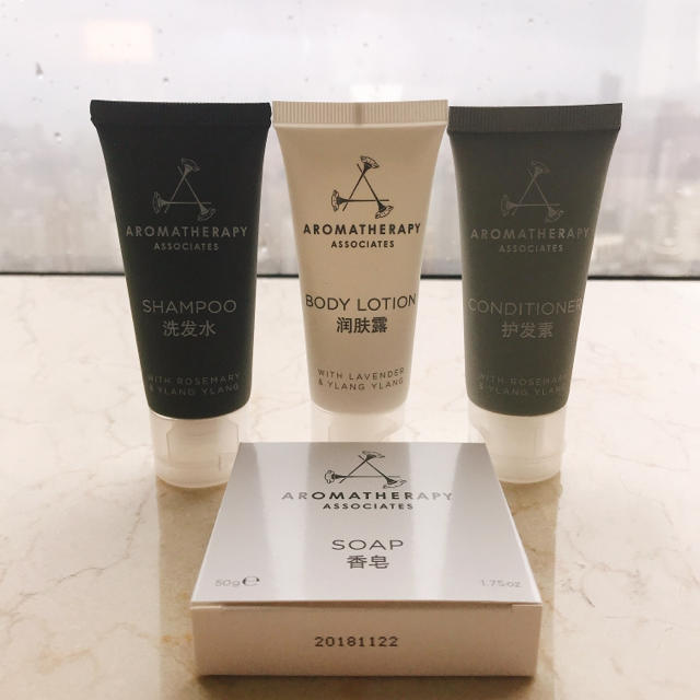 AROMATHERAPY ASSOCIATES(アロマセラピーアソシエイツ)のAromatherapy Associates アロマセラピーアソシエイツ コスメ/美容のキット/セット(サンプル/トライアルキット)の商品写真