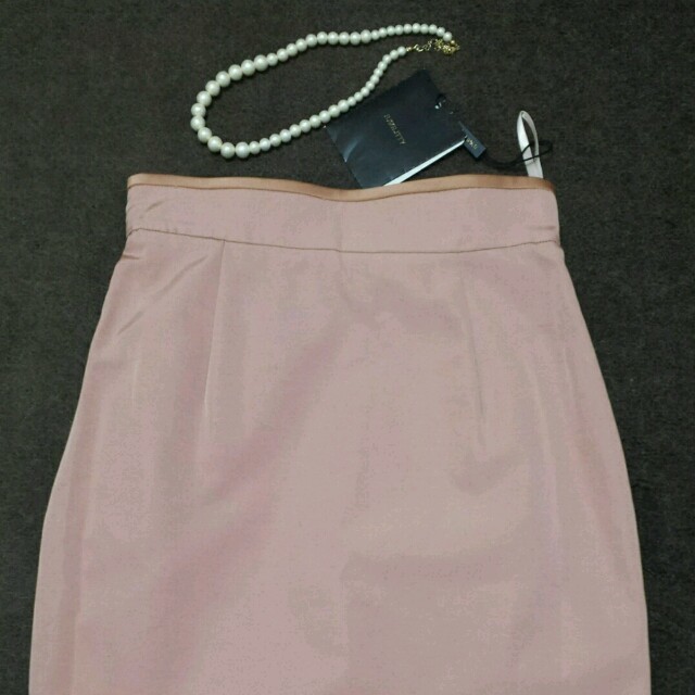 JUSGLITTY(ジャスグリッティー)の新品 ジャスグリッティー ピンクスカート レディースのスカート(ひざ丈スカート)の商品写真