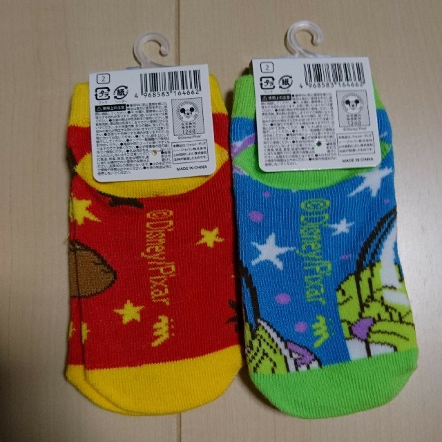Disney キッズ靴下 2足セットの通販 By Izz S Shop ディズニーならラクマ