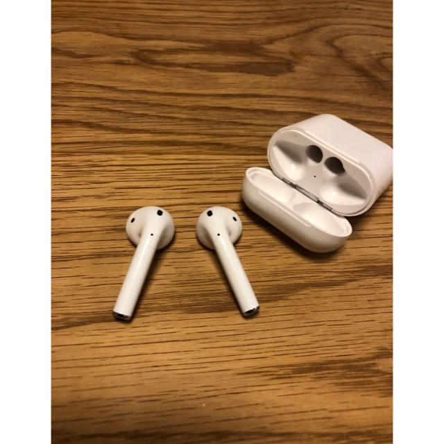 Airpods スマホ/家電/カメラのオーディオ機器(ヘッドフォン/イヤフォン)の商品写真