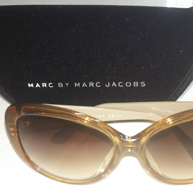 MARC BY MARC JACOBS(マークバイマークジェイコブス)のsummer  sale★サングラス レディースのファッション小物(サングラス/メガネ)の商品写真