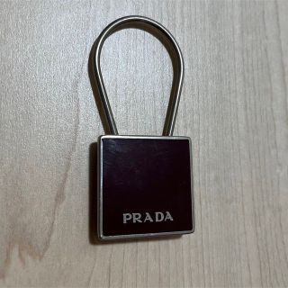 プラダ(PRADA)の★PRADA★スクエア型キーホルダー【M715】(キーホルダー)