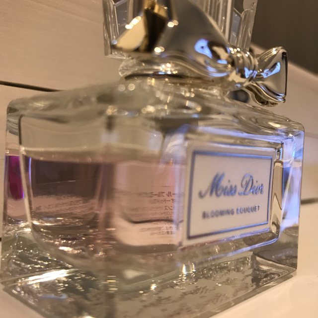 Dior(ディオール)のDior ブルーミングブーケ 30ml コスメ/美容の香水(香水(女性用))の商品写真