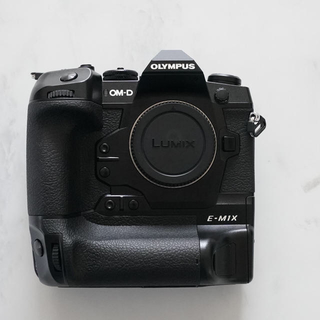 オリンパス(OLYMPUS)のかんた様専用　オリンパス OM-D E-M1X 美品中古 キタムラ5年保証(ミラーレス一眼)