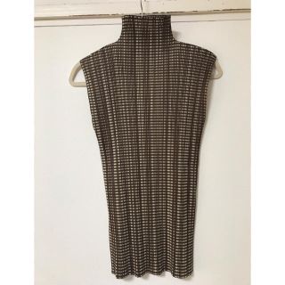 プリーツプリーズイッセイミヤケ(PLEATS PLEASE ISSEY MIYAKE)のプリーツプリーズのボトルネックノースリーブ(カットソー(半袖/袖なし))