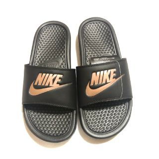 ナイキ(NIKE)のNIKE ナイキ サンダル ウィメンズ ベナッシ 26(サンダル)