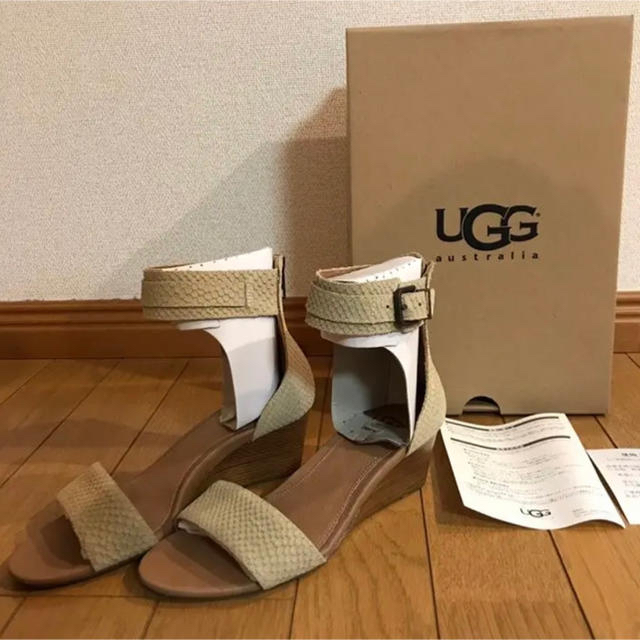 UGG(アグ)のUGG W CHAR MAR ウェッジ アンクルサンダル  レディースの靴/シューズ(サンダル)の商品写真