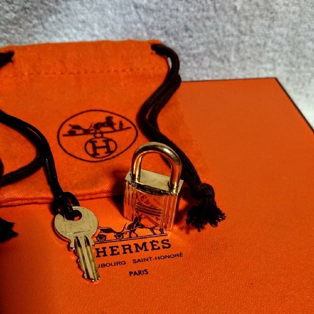 Hermes - HERMESゴールドカデナパドロック南京錠鍵付きの通販 by 姫犬's shop｜エルメスならラクマ