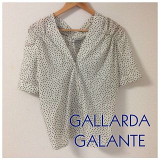 ガリャルダガランテ(GALLARDA GALANTE)のGALLARDA GALANTEブラウス(シャツ/ブラウス(半袖/袖なし))