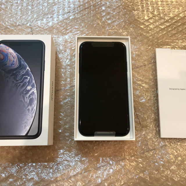 ☆ iPhone XR  128GB 黒 au SIMフリー 新品未使用品 ☆