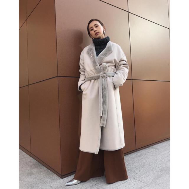 Ameri VINTAGE(アメリヴィンテージ)の【新品タグ付】アメリ 2WAY SOFT BOA LONG COAT レディースのジャケット/アウター(ムートンコート)の商品写真