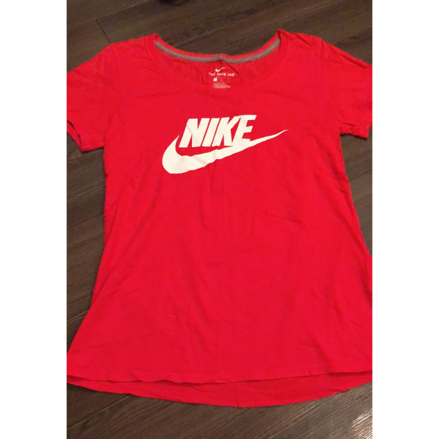 NIKE(ナイキ)のNIKE♡Tシャツ レディースのトップス(Tシャツ(半袖/袖なし))の商品写真