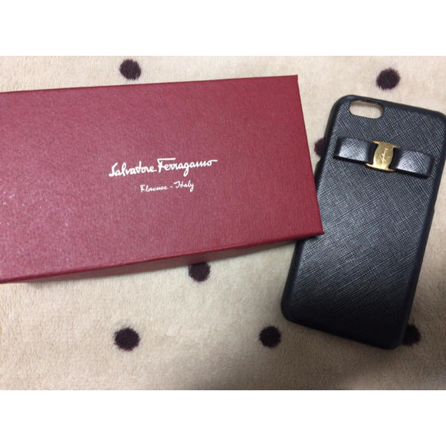 Salvatore Ferragamo(サルヴァトーレフェラガモ)の【最終値下げ、明日削除いたします。】フェラガモ iPhone6sケース スマホ/家電/カメラのスマホアクセサリー(iPhoneケース)の商品写真