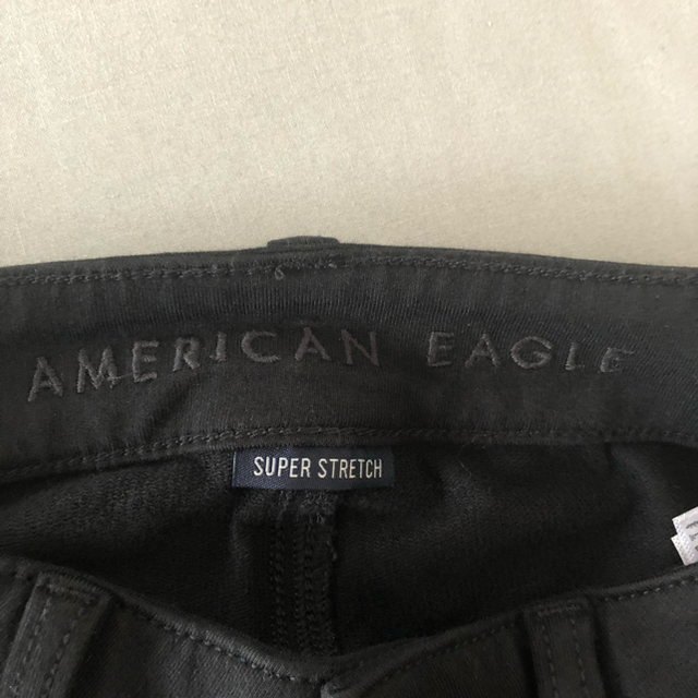 American Eagle(アメリカンイーグル)のアメリカンイーグル ブラックパンツ 新品 レディースのパンツ(スキニーパンツ)の商品写真