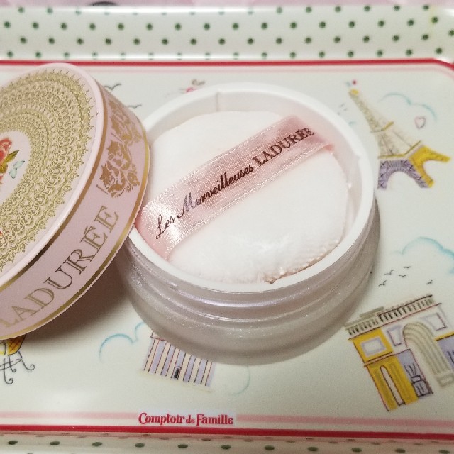 LADUREE(ラデュレ)のLADUREE  イルミネイティング フェイスパウダー コスメ/美容のベースメイク/化粧品(フェイスパウダー)の商品写真