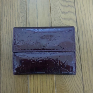 クリスチャンディオール(Christian Dior)のChristian Dior  二つ折り財布 エナメル(財布)