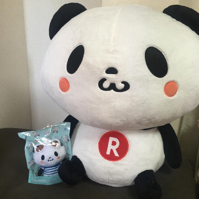 Rakuten(ラクテン)のお買いものパンダ 特大でかぬいぐるみ エンタメ/ホビーのおもちゃ/ぬいぐるみ(ぬいぐるみ)の商品写真