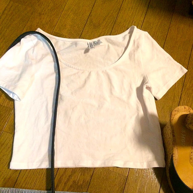 H&M(エイチアンドエム)のH&M TシャツForever21パンツ レディースのトップス(Tシャツ(半袖/袖なし))の商品写真
