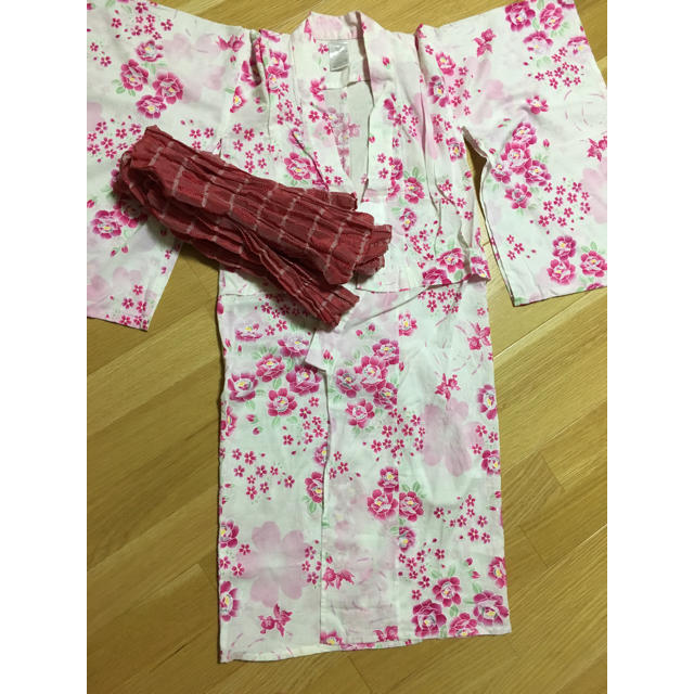 girl's浴衣★110 キッズ/ベビー/マタニティのキッズ服女の子用(90cm~)(甚平/浴衣)の商品写真