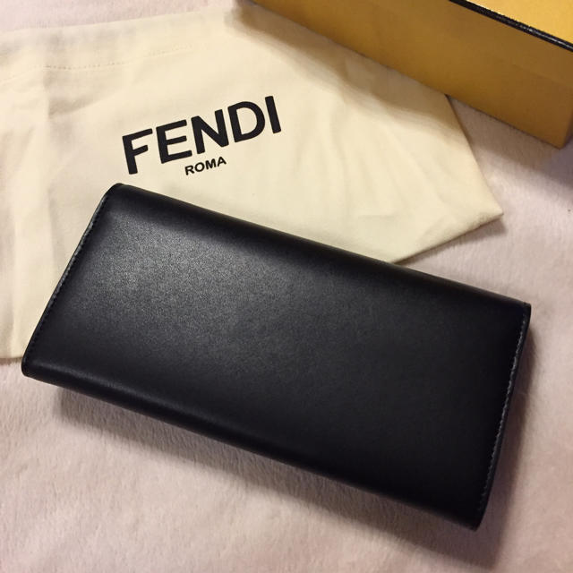 FENDI - 【ニャン太様】 FENDI ロゴ スタッズ 長財布の通販 by AK's shop｜フェンディならラクマ