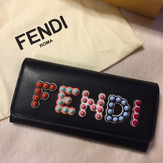 フェンディ(FENDI)の【ニャン太様】 FENDI ロゴ スタッズ 長財布(財布)