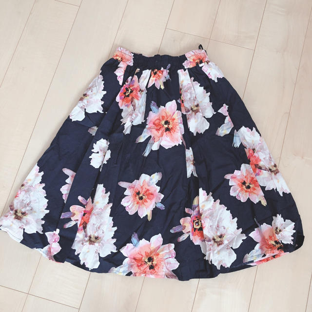 しまむら(シマムラ)のしまむら ネイビー大花柄スカート レディースのスカート(ひざ丈スカート)の商品写真