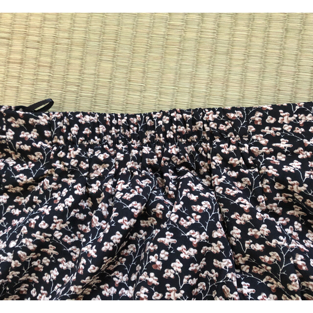 SPINNS(スピンズ)の花柄スカート レディースのスカート(ロングスカート)の商品写真