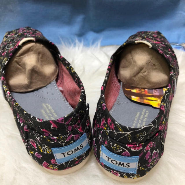 TOMS(トムズ)のeno様専用ページ レディースの靴/シューズ(スリッポン/モカシン)の商品写真