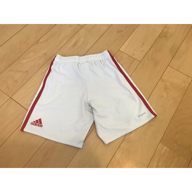 adidas(アディダス)のsakuraさま専用(短パン) キッズ/ベビー/マタニティのキッズ服男の子用(90cm~)(パンツ/スパッツ)の商品写真