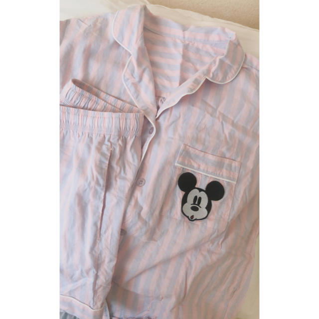 GU(ジーユー)のミッキーパジャマ 半袖 ショーパン レディースのルームウェア/パジャマ(パジャマ)の商品写真