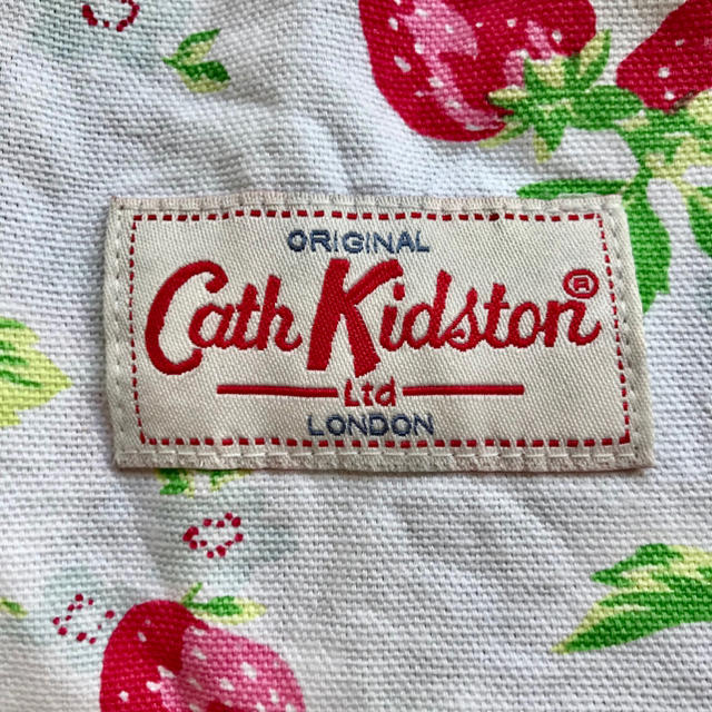 Cath Kidston(キャスキッドソン)のキャスキッドソン Cath Kidstonエプロン いちご 送料無料 レディース インテリア/住まい/日用品のキッチン/食器(収納/キッチン雑貨)の商品写真